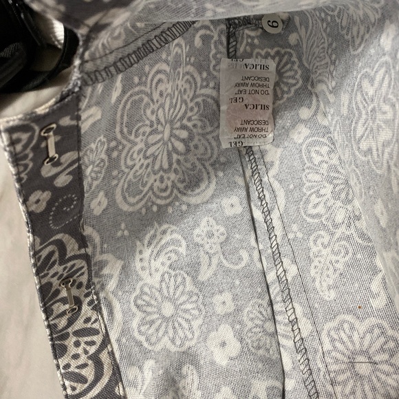 Thirty-One (31) in 10th Anniversary Gray Woodblock Floral NWOT - Picture 6 of 6